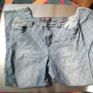 Patterned light wash jeans size 10p